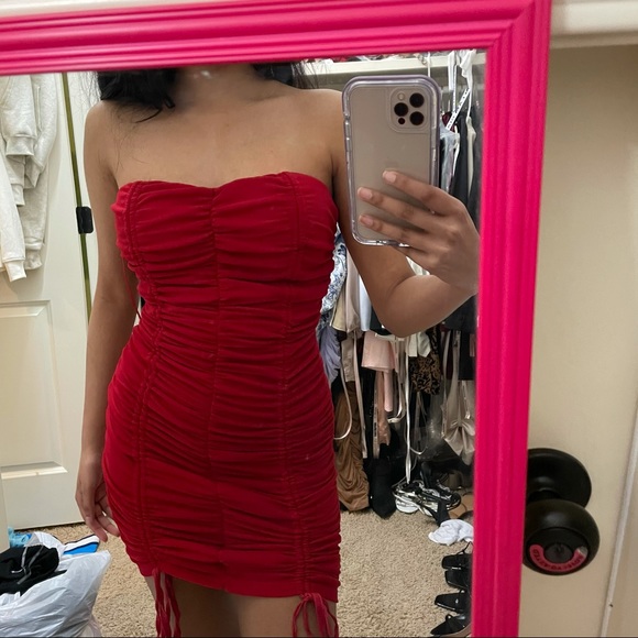 Red ruched mini dress - Picture 4 of 9